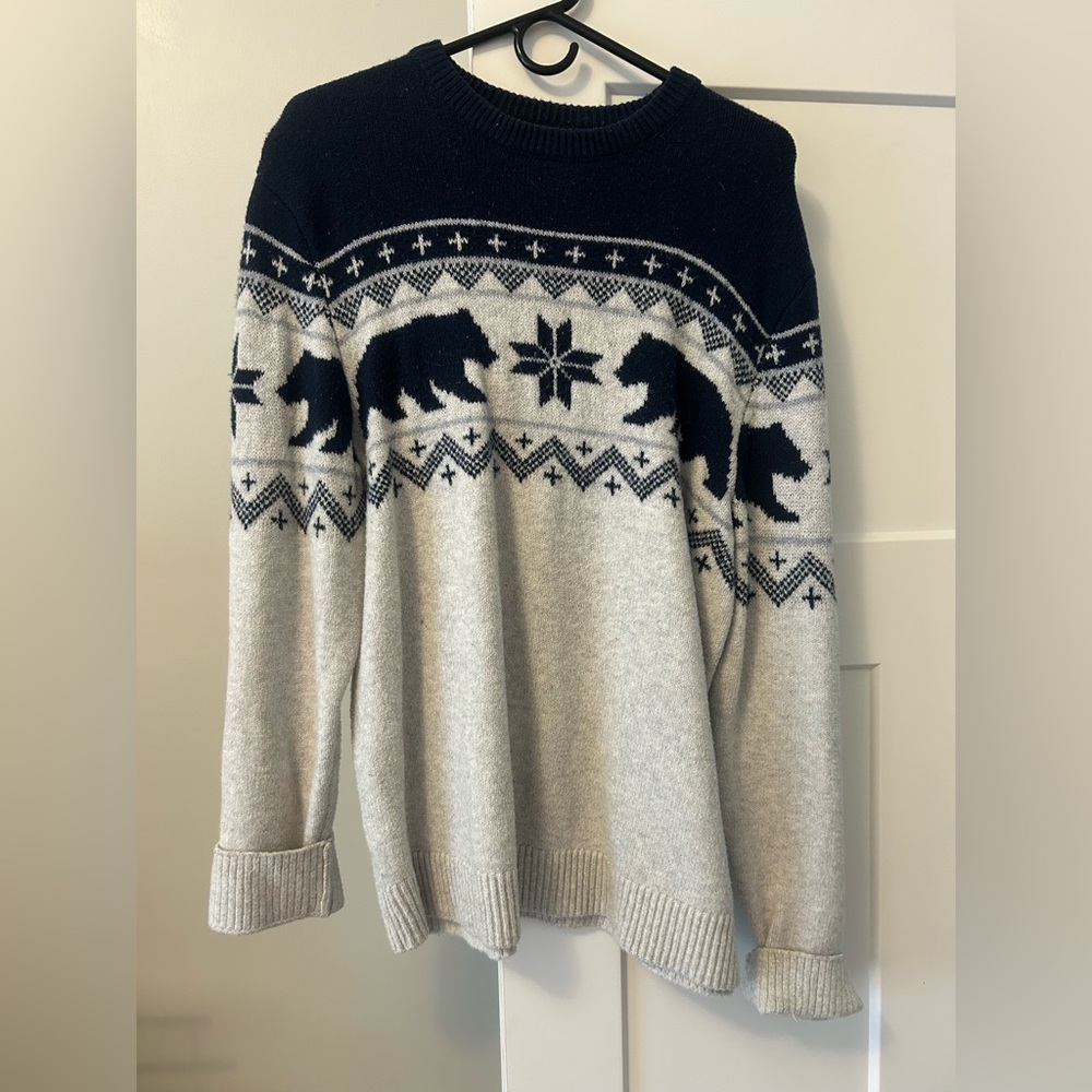 Old Navy Men's navy and Gray Crewneck Sweater